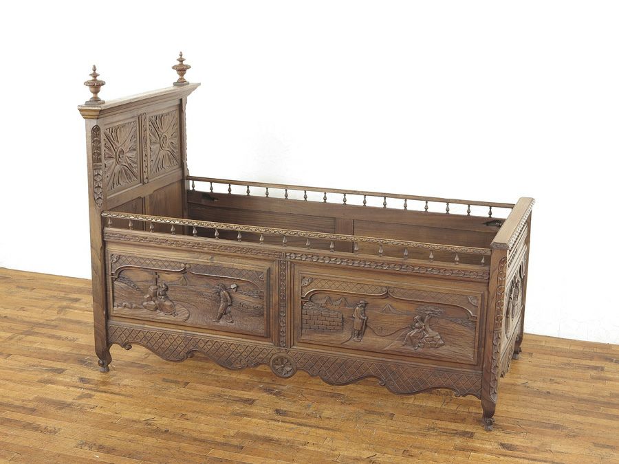 小ぶりなサイズのベッド　62962