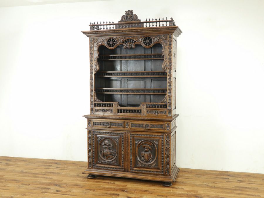 珍しいレイアウト、薄型サイズ 便利な収納棚 キャビネット イギリス