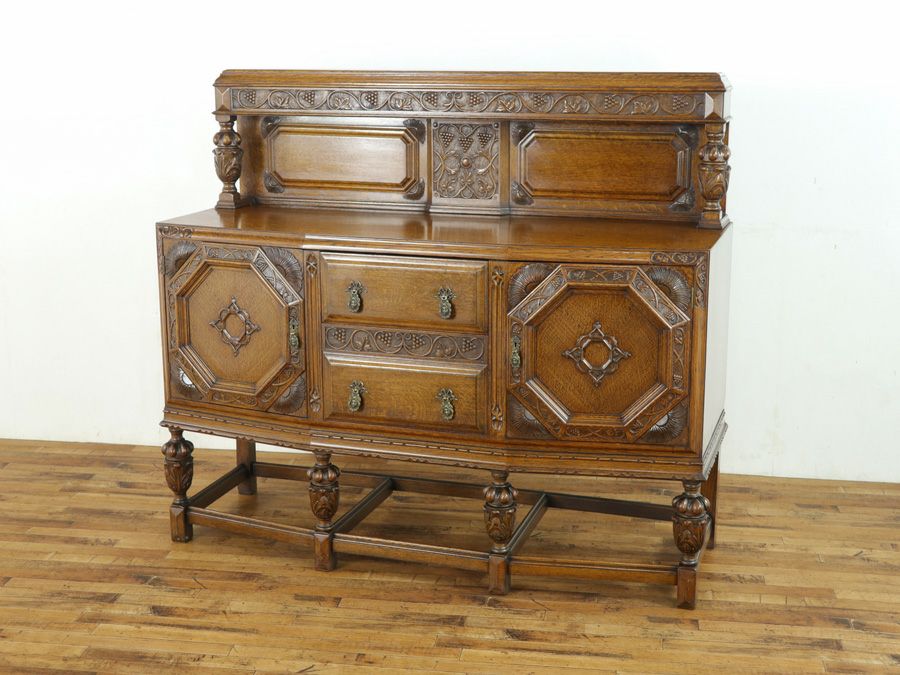 イギリスアンティークサイドボード