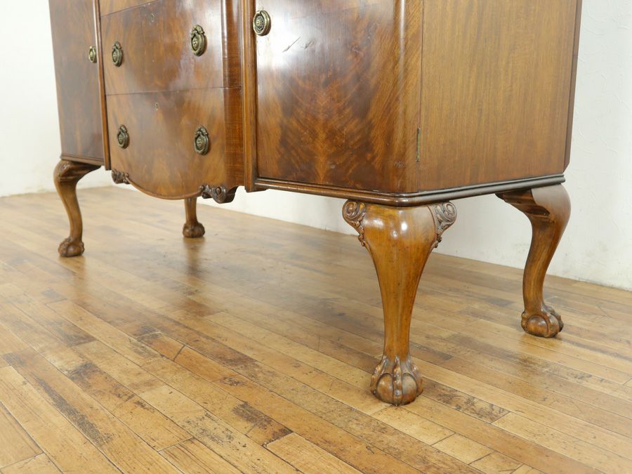 ボールアンドクロー サイドボード