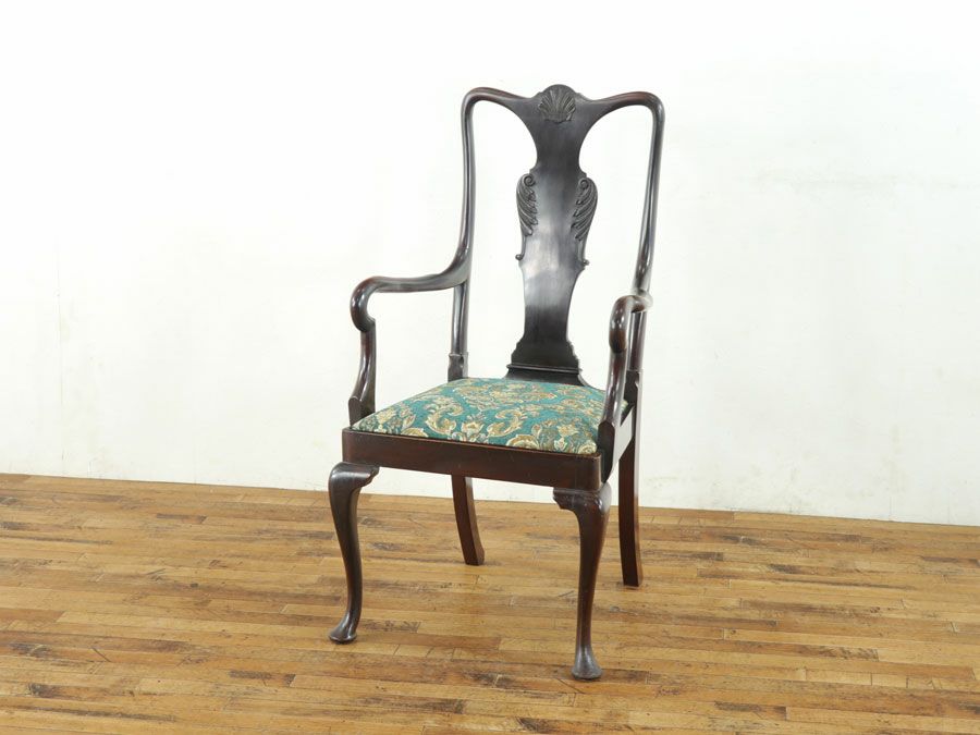 天使の羽が付いた クィーンアンアームチェア 57349a<BR>在庫2脚