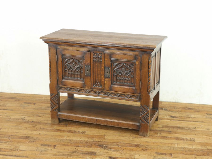 ゴシックキャビネット　アンティークフレックス