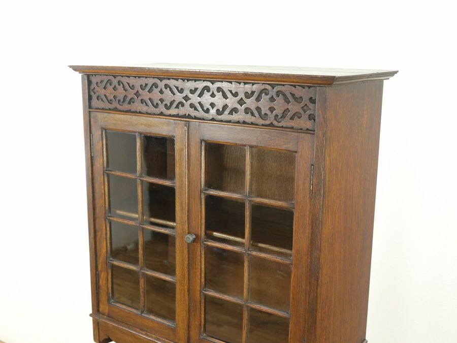 キャビネット　カップボード　アンティーク