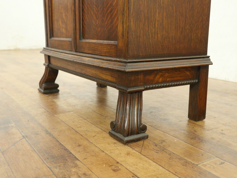 キャビネット　カップボード　アンティーク