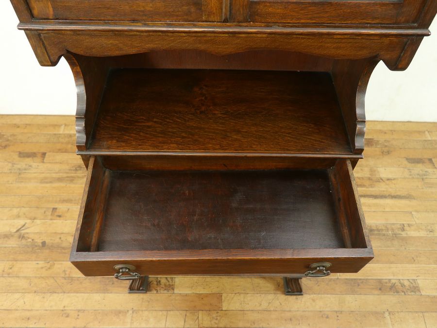 キャビネット　カップボード　アンティーク