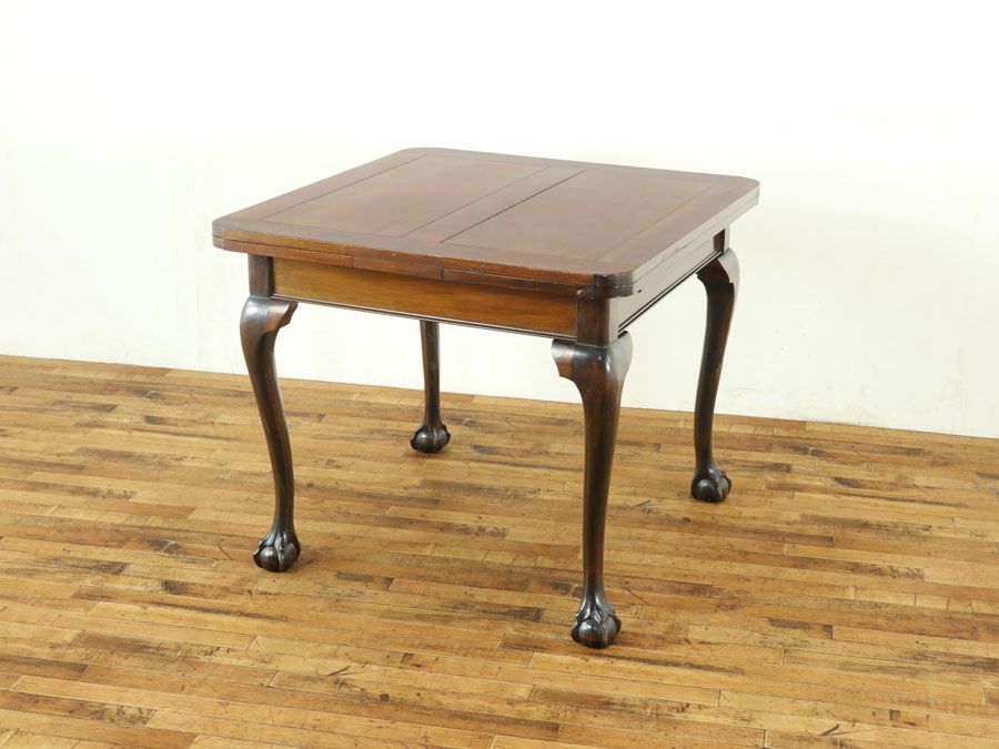 ボールアンドクローレッグドローリーフテーブル