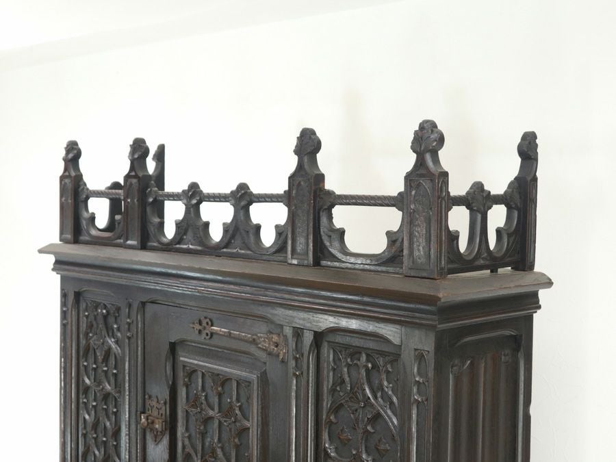 ゴシックキャビネット　アンティークフレックス