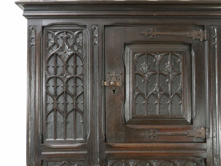 ゴシックキャビネット　アンティークフレックス