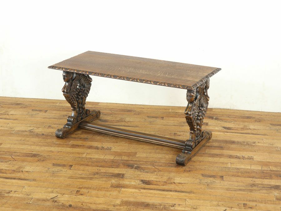 ルネサンス様式コーヒーテーブル