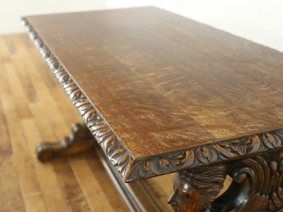 ルネサンス様式コーヒーテーブル