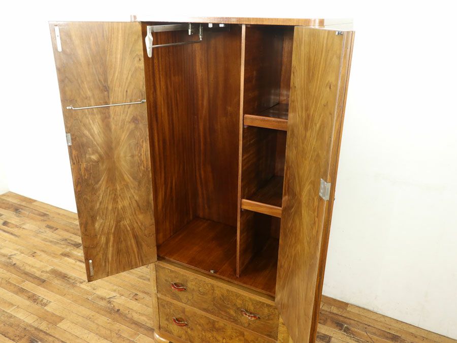 ワードローブ　ジェンツローブ　衣類収納