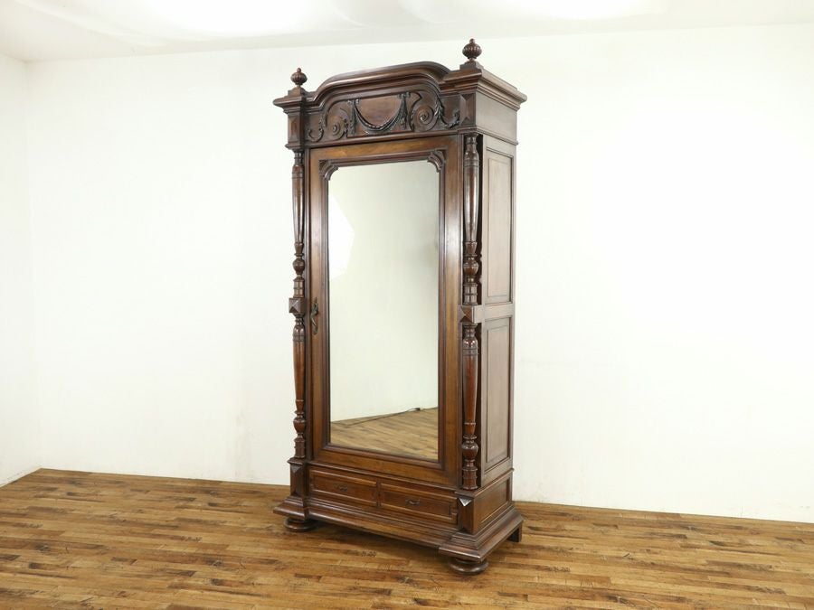 フランスアンティークキャビネット