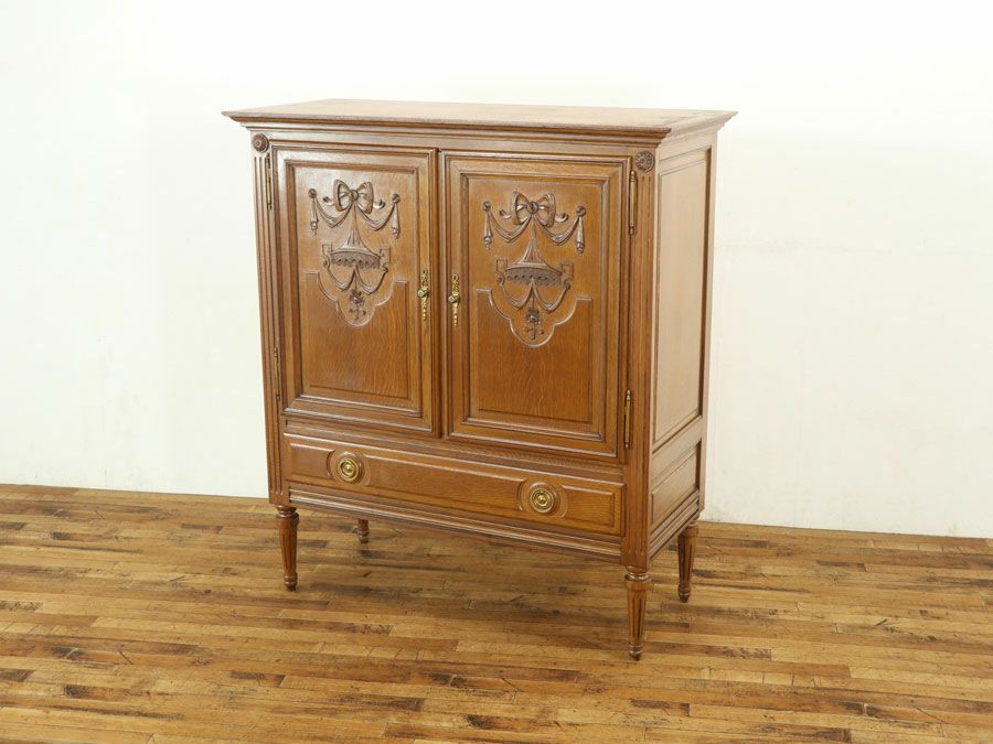 リボンの彫刻が可愛い キャビネット 70436