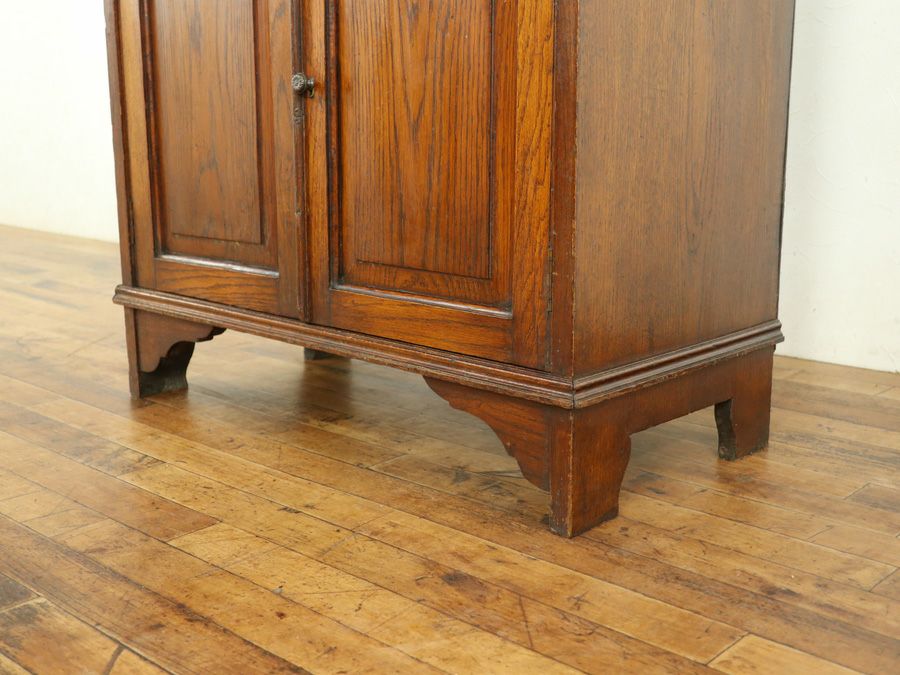 ステンドグラスが可愛らしいスリムサイズ ブックビューロー 59307