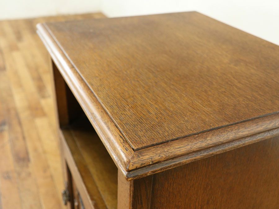 イギリスアンティーク家具ナイトテーブル 59593