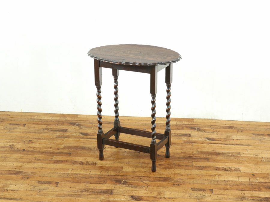 イギリスアンティーク家具の定番 天板再塗装済み オケージョナルテーブル 59483