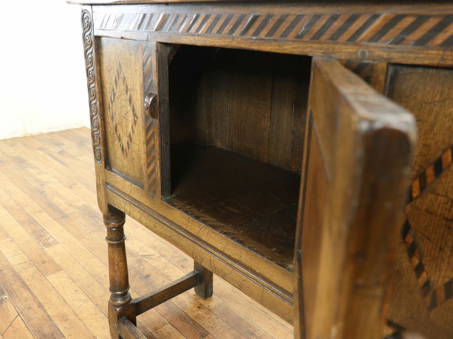 イギリスアンティークサイドキャビネット 59749