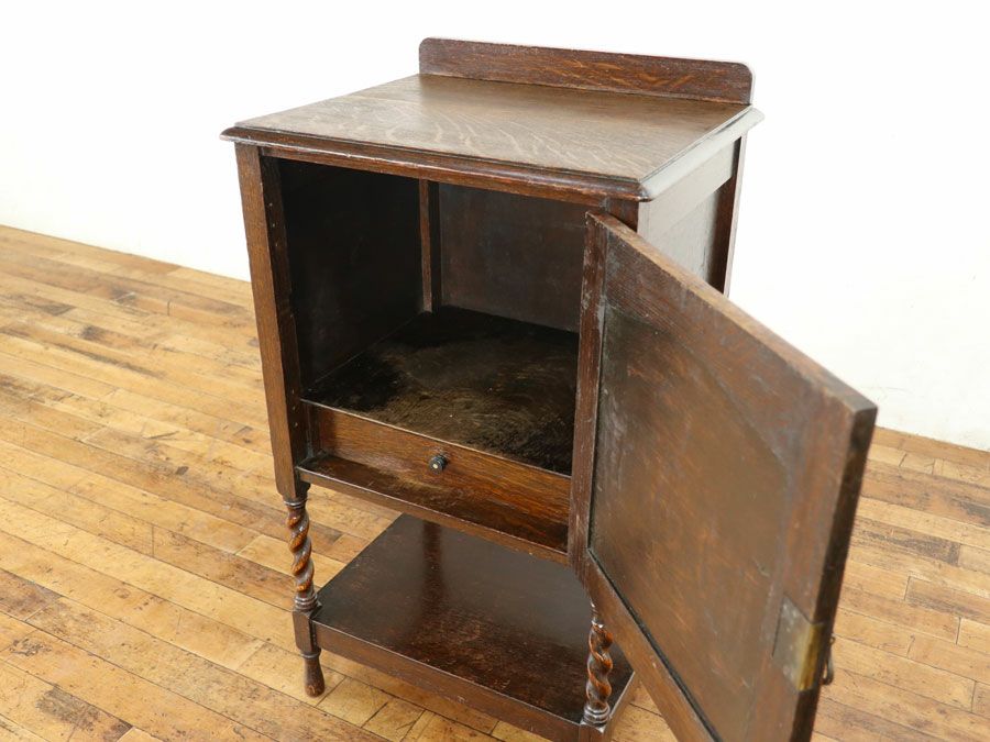イギリスアンティーク家具ナイトテーブル 59588