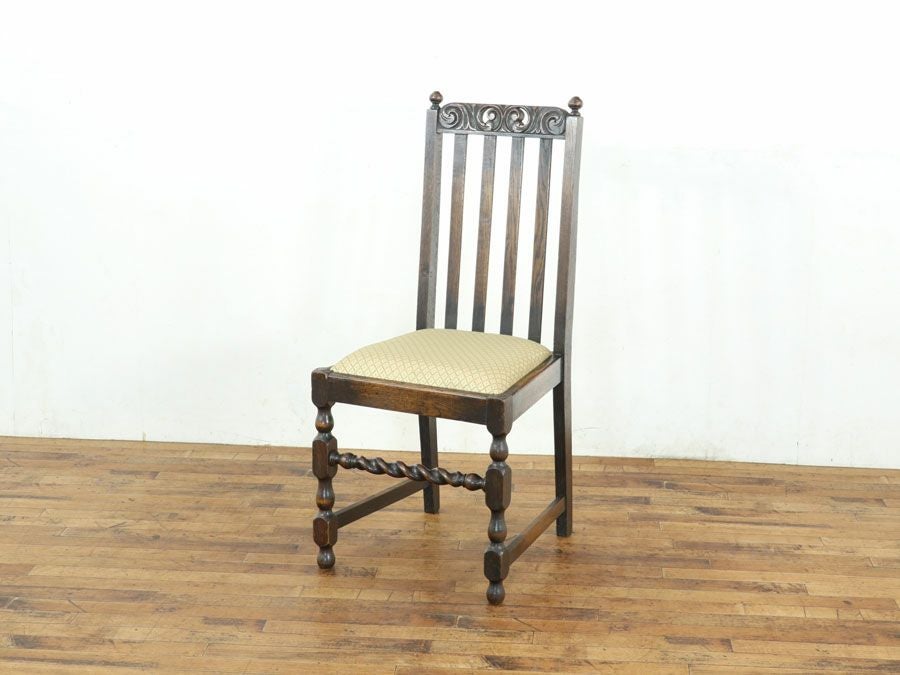 透かし彫りも魅力 張替済ダイニングチェア 59848<br>在庫2脚