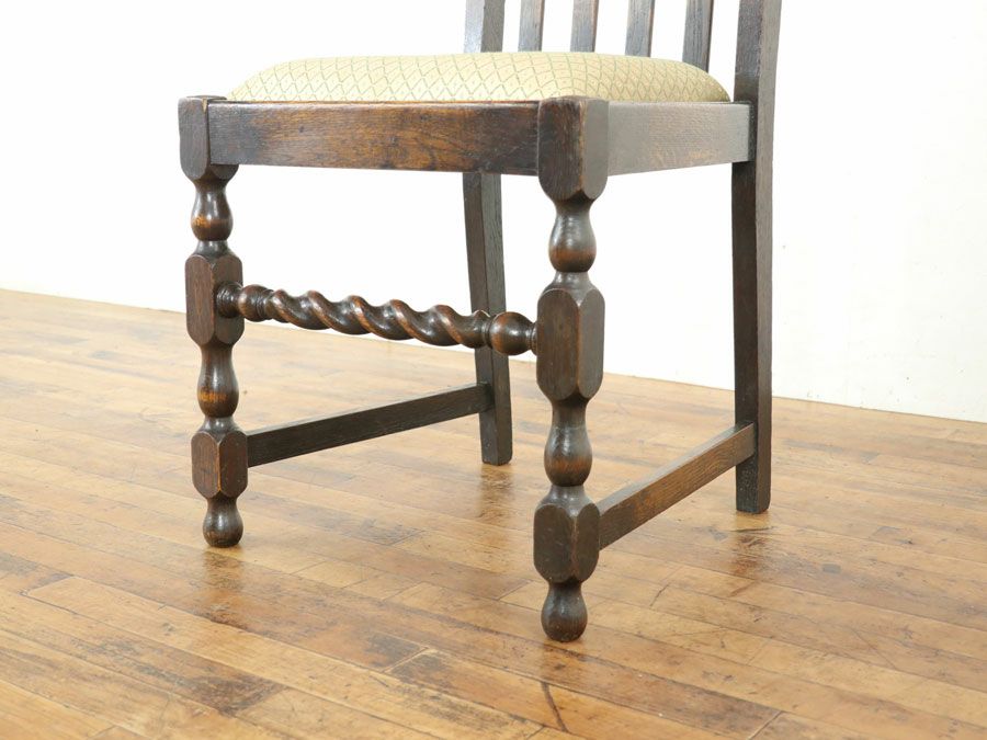 透かし彫りも魅力 張替済ダイニングチェア 59848<br>在庫2脚