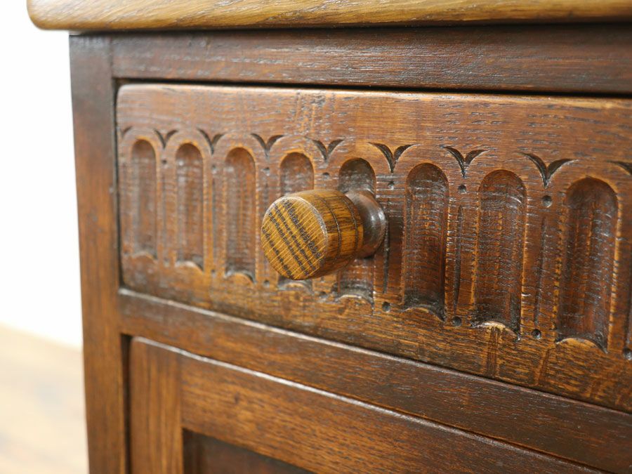 アンティーク家具 ナイトテーブル 80639