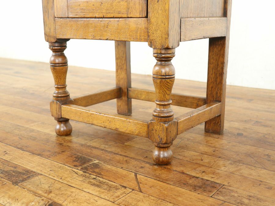 アンティーク家具 ナイトテーブル 80520