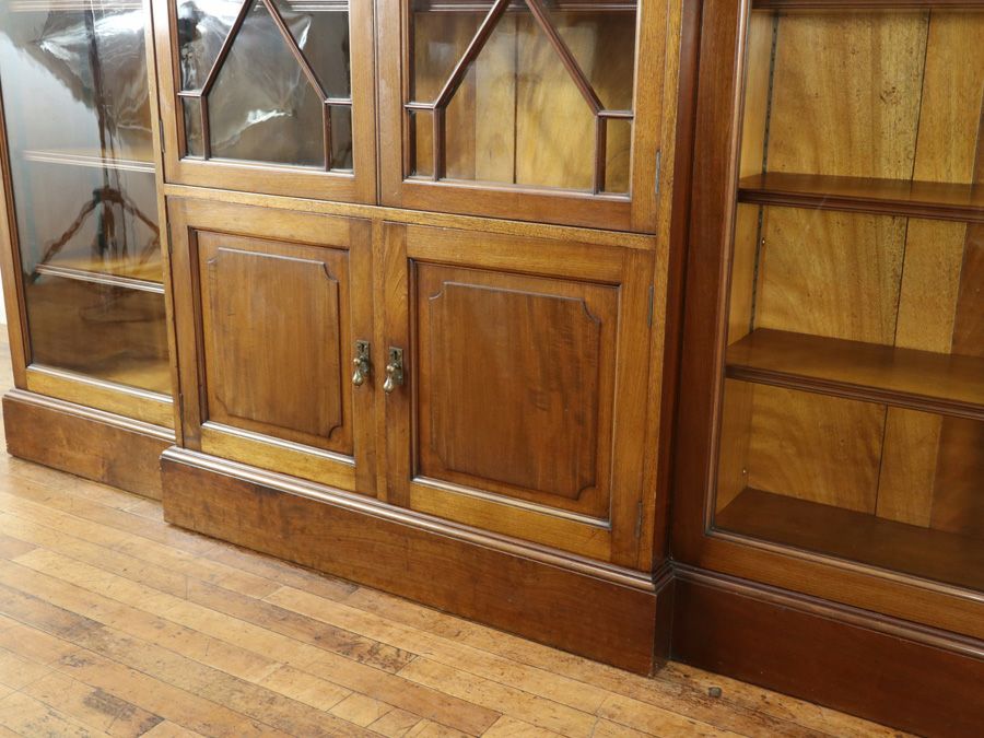 イギリスアンティーク家具 キャビネット 80609
