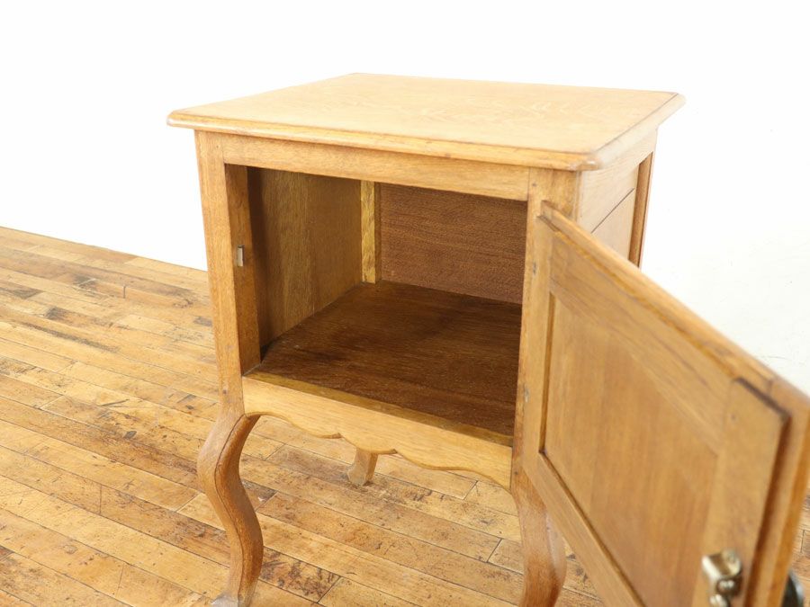 アンティーク家具 ナイトテーブル 65369