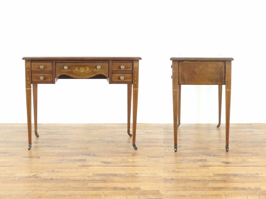 すっきりと上品なたたずまいのエドワーディアンレディデスク 80858