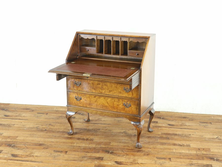 バールウォールナットの美しい杢目 伝統と流行 ライティングビューロー 80820