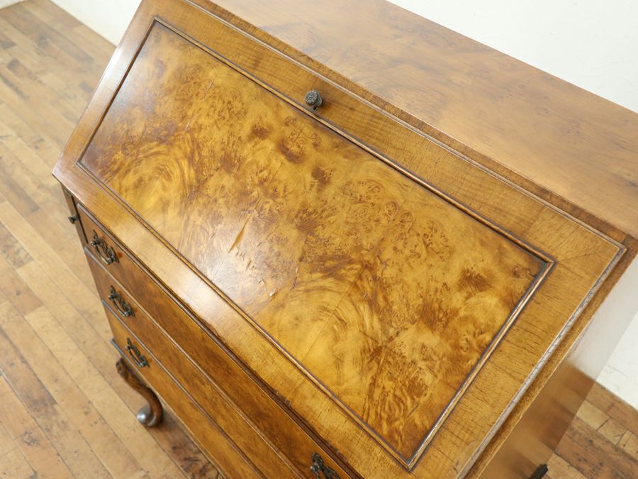 バールウォールナットの美しい杢目 伝統と流行 ライティングビューロー 80820