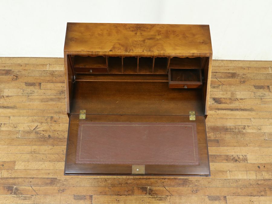 バールウォールナットの美しい杢目 伝統と流行 ライティングビューロー 80820