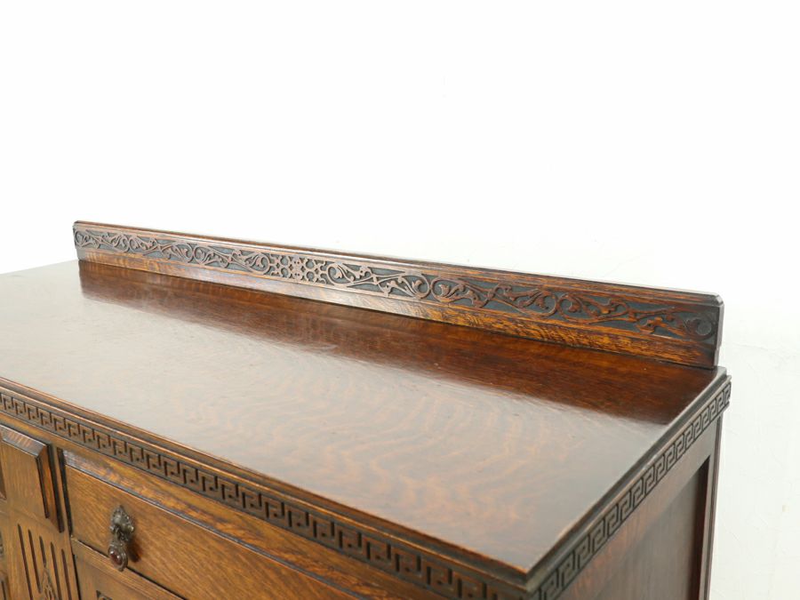 美しい杢目と収納部のレイアウトも魅力のサイドボード 80775