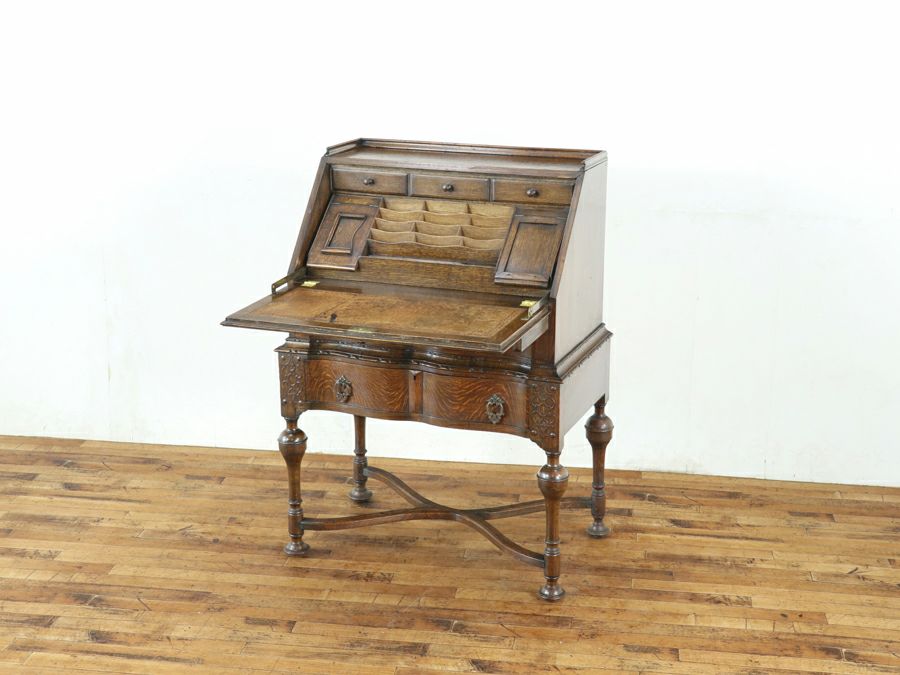 こだわりの美しいデザインと杢目も魅力のライティングビューロー 80870