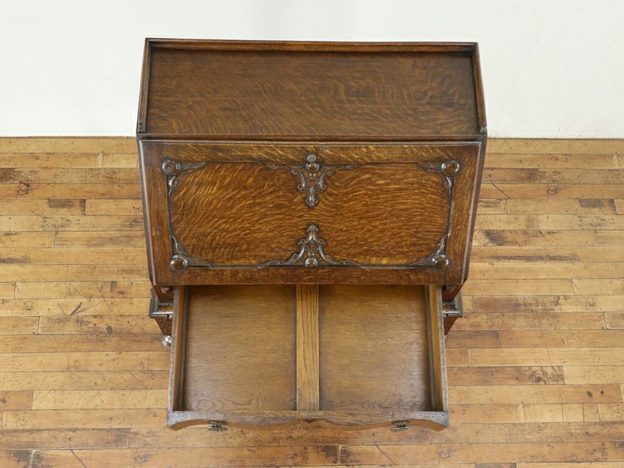 こだわりの美しいデザインと杢目も魅力のライティングビューロー 80870