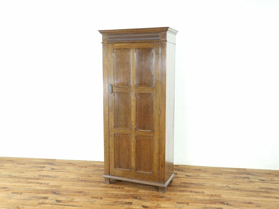 少し薄型のサイズも魅力のナチュラルな雰囲気のワードローブ 80652