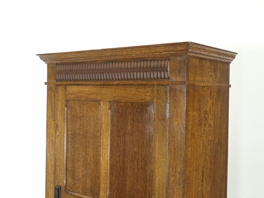 少し薄型のサイズも魅力のナチュラルな雰囲気のワードローブ 80652