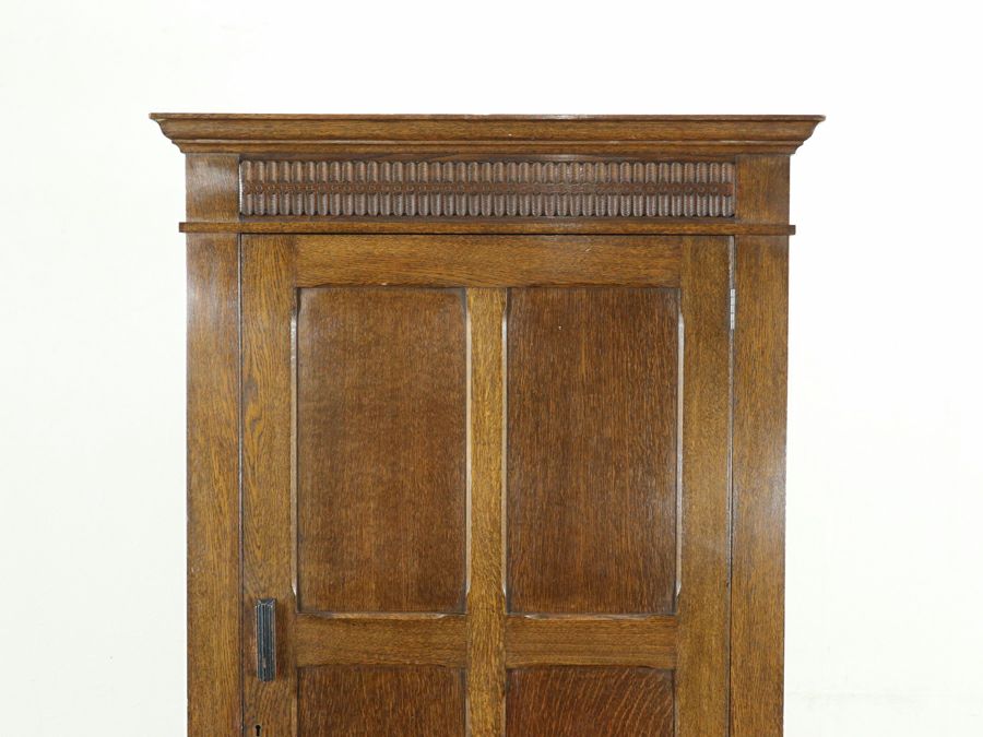 少し薄型のサイズも魅力のナチュラルな雰囲気のワードローブ 80652