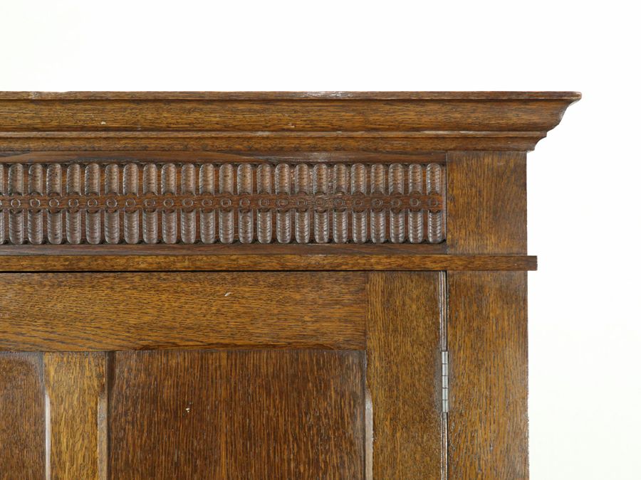 少し薄型のサイズも魅力のナチュラルな雰囲気のワードローブ 80652