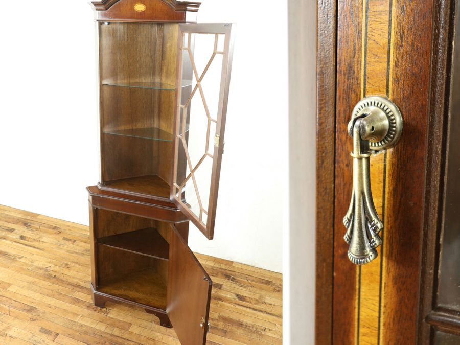 ガラス棚板なのが珍しい エドワーディアン コーナーキャビネット 80685
