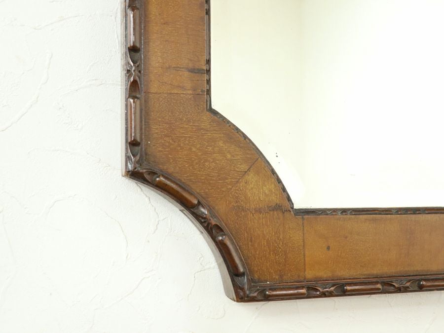 モールディングが引き立てる美しいシルエット 英国ウォールミラー 80734