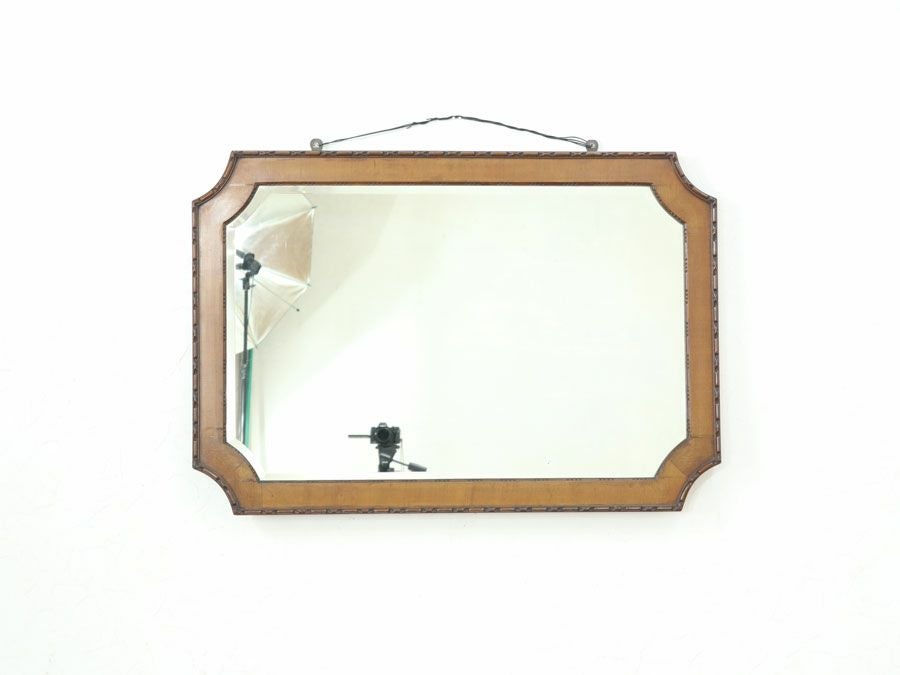 モールディングが引き立てる美しいシルエット 英国ウォールミラー 80734