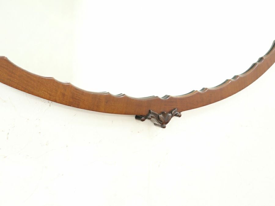 マホガニー材のオーバル型ウォールミラー 80735