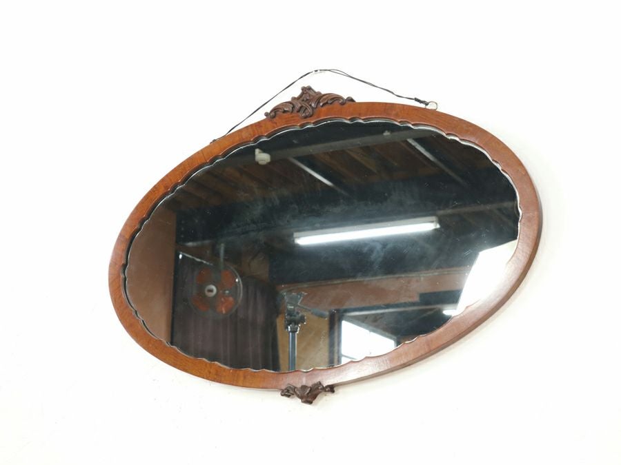 マホガニー材のオーバル型ウォールミラー 80735