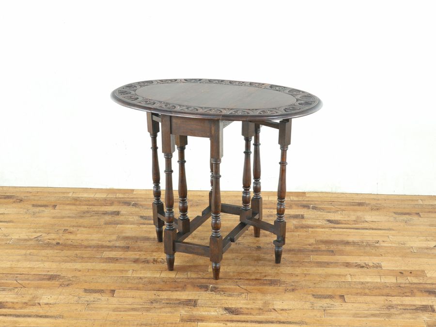 深みのある彫刻、ゲートレッグテーブル 80755