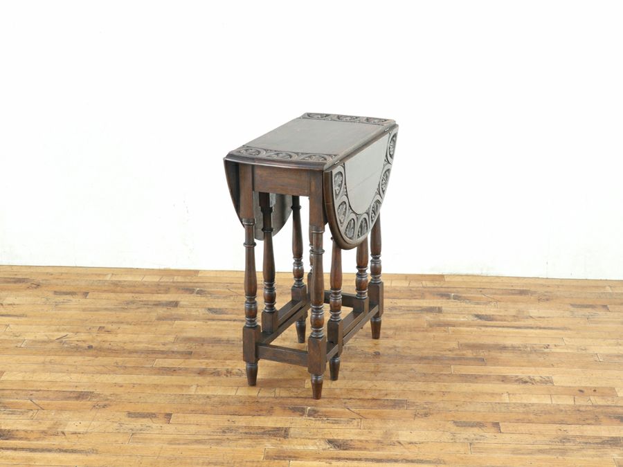 深みのある彫刻、ゲートレッグテーブル 80755