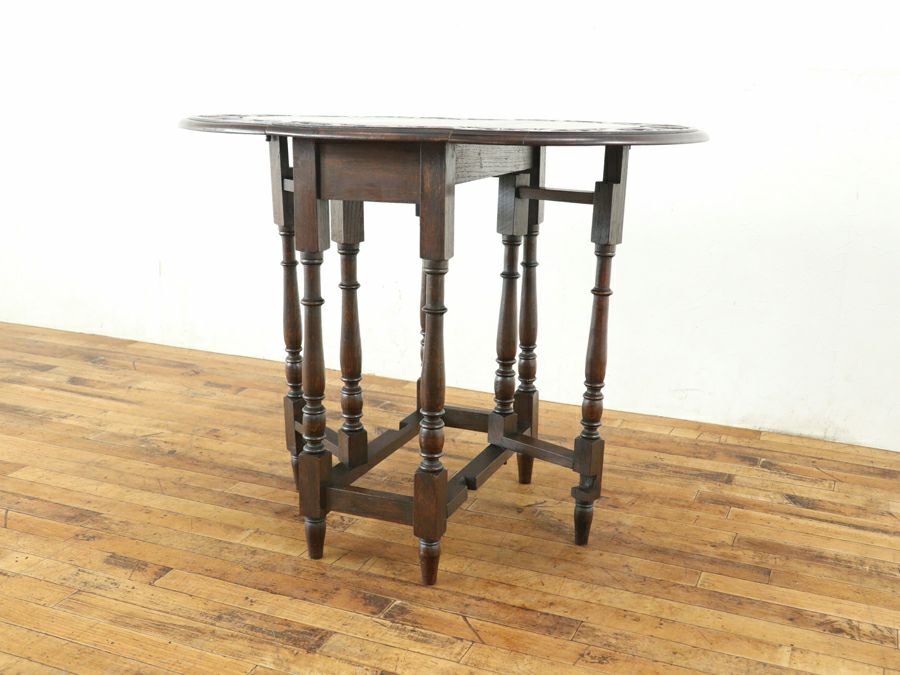 深みのある彫刻、ゲートレッグテーブル 80755