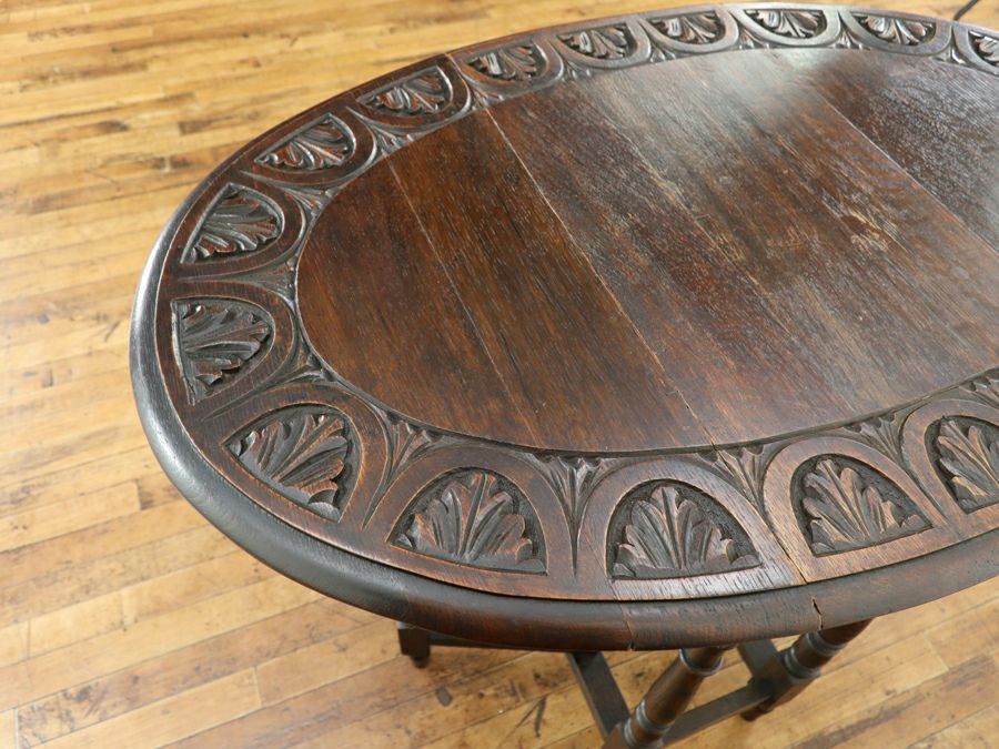 深みのある彫刻、ゲートレッグテーブル 80755