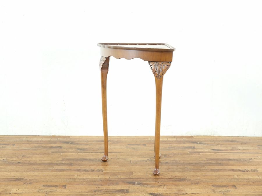 扇形の天板が可愛いコーナーコンソールテーブル 80894