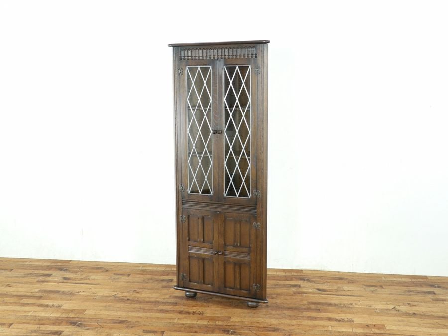 二枚扉タイプのコーナーキャビネット 80653